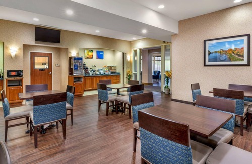 Eugene Hotel | Comfort Suites Eugene University
