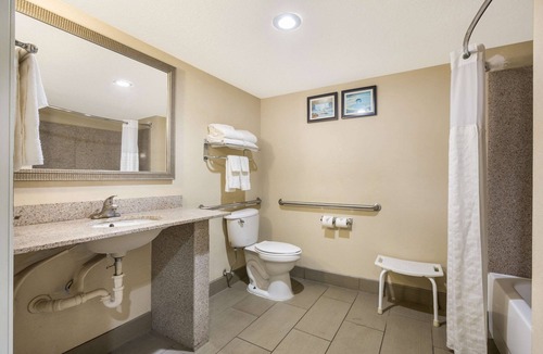 Forsyth Hotel | Comfort Suites Forsyth near I-75