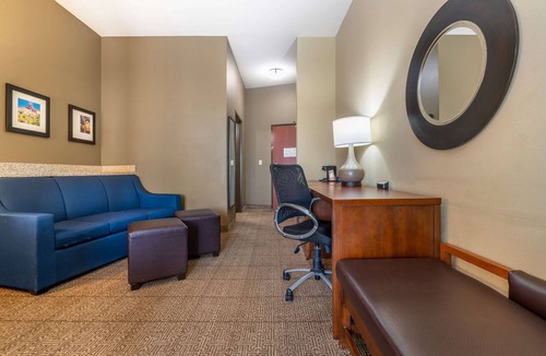 Gallup Hotel | Comfort Suites Gallup East Route 66 and I-40