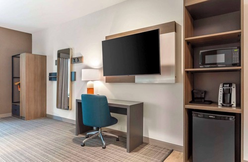 Gatlinburg Hotel | Comfort Suites Gatlinburg Downtown-Convention Center