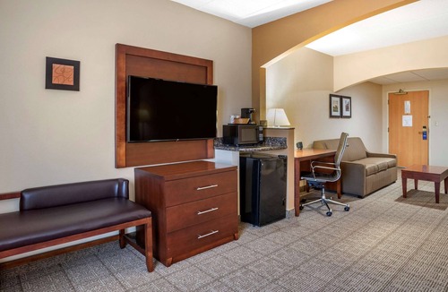 Hagerstown Hotel | Comfort Suites Hagerstown Southeast