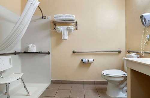 Northside Hotel | Comfort Suites Jacksonville Airport
