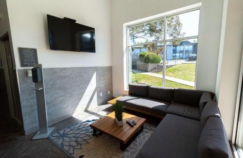 Kingston Hotel | Comfort Suites Kingston Central