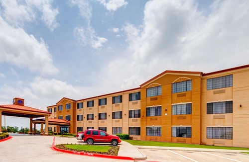 Rowlett Hotel | Comfort Suites Lake Ray Hubbard