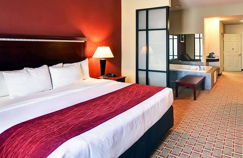 Fort Worth Hotel | Comfort Suites Lake Worth