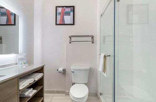 Bonanza Hotel | Comfort Suites Laredo - Nuevo Laredo