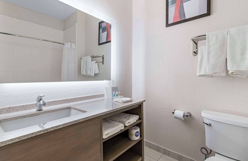 Bonanza Hotel | Comfort Suites Laredo - Nuevo Laredo