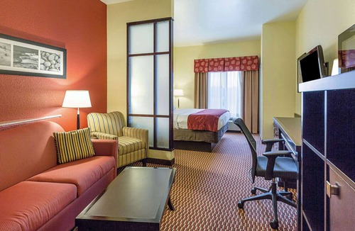 Leesville Hotel | Comfort Suites Leesville near Fort Johnson