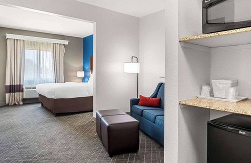 Lindale Hotel | Comfort Suites Lindale - Tyler North