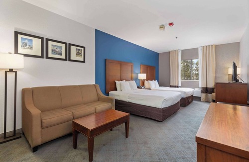 Lombard Hotel | Comfort Suites Lombard - Addison