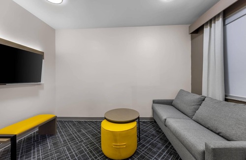 London Hotel | Comfort Suites London South