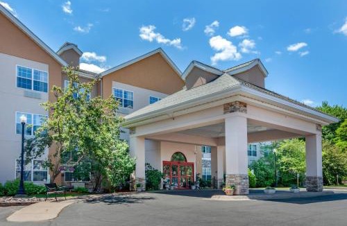 Marquette Hotel | Comfort Suites Marquette