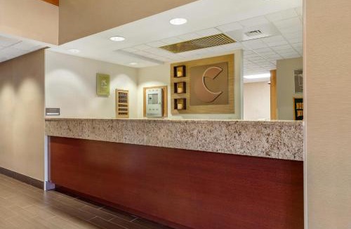 Marquette Hotel | Comfort Suites Marquette