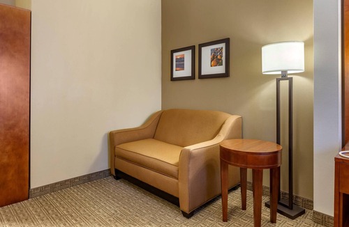 Marquette Hotel | Comfort Suites Marquette