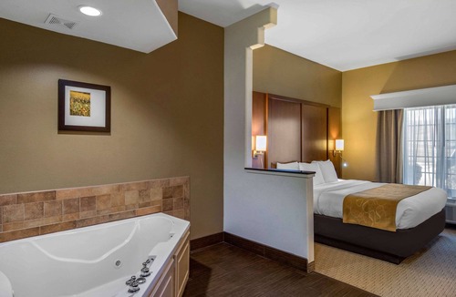 Marshall Hotel | Comfort Suites Marshall