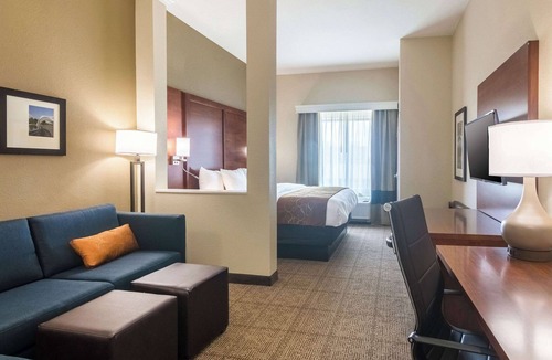Central Oklahoma City Hotel | Comfort Suites Meridian and I-40