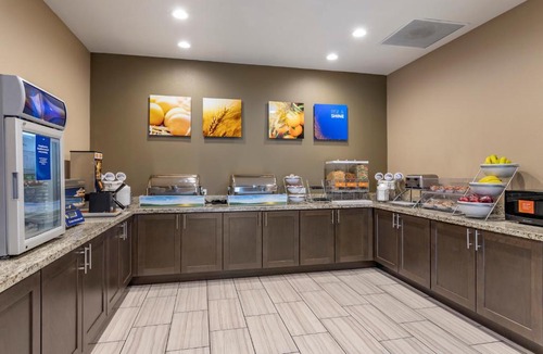 Barker Hotel | Comfort Suites Near Sam Houston Race Park