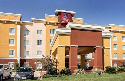 Gonzales Hotel | Comfort Suites near Tanger Outlet Mall
