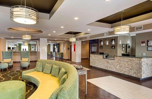 Gonzales Hotel | Comfort Suites near Tanger Outlet Mall