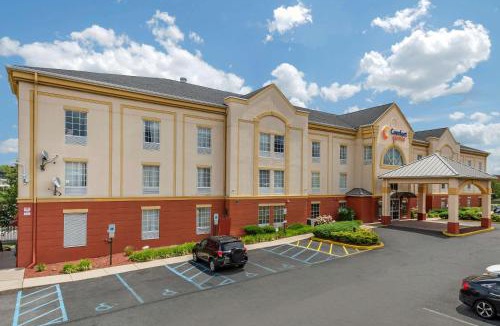 Newark Hotel | Comfort Suites Newark - Harrison