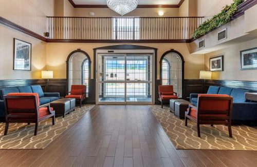 Newark Hotel | Comfort Suites Newark - Harrison