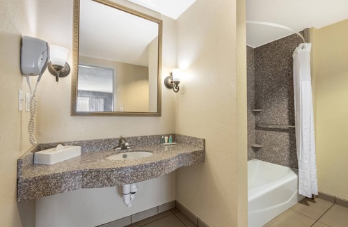 Fellowship Hotel | Comfort Suites Ocala North
