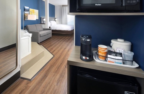 Skyland Hotel | Comfort Suites Outlet Center