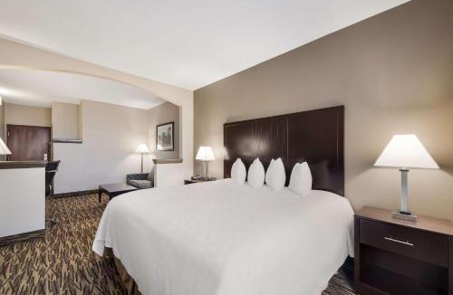 Plano Hotel | Comfort Suites Plano East - Richardson