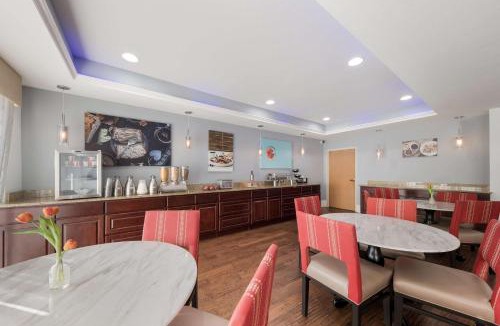 Plano Hotel | Comfort Suites Plano East - Richardson