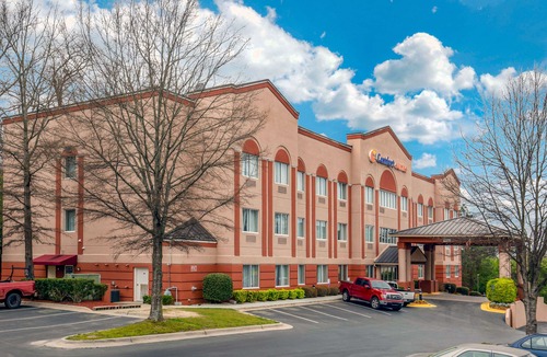 Southeast Raleigh Hotel | Comfort Suites Raleigh Walnut Creek
