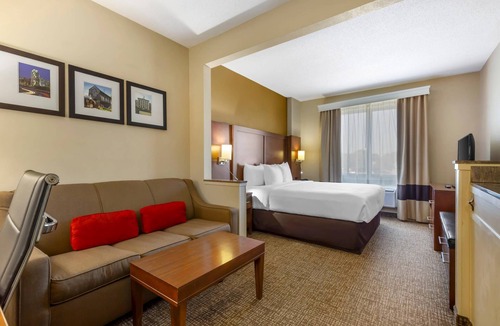 Southeast Raleigh Hotel | Comfort Suites Raleigh Walnut Creek