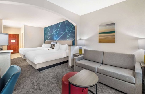 Redmond Hotel | Comfort Suites Redmond Airport