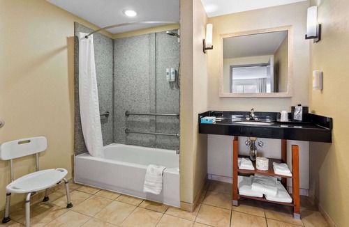 Salem Hotel | Comfort Suites Salem-Roanoke I-81