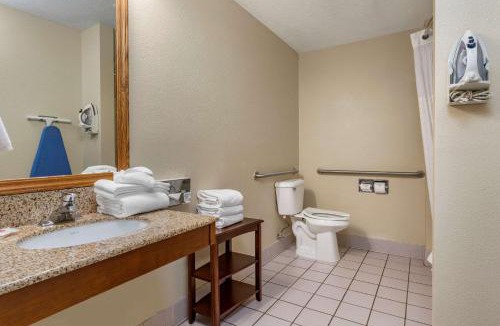 Southeast Salem Hotel | Comfort Suites Salem