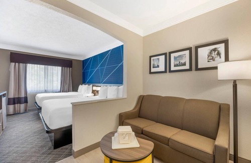 Southeast Salem Hotel | Comfort Suites Salem