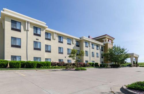 Salina Hotel | Comfort Suites Salina South
