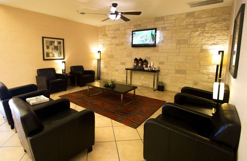 North San Antonio - SAT Hotel | Comfort Suites San Antonio North - Stone Oak