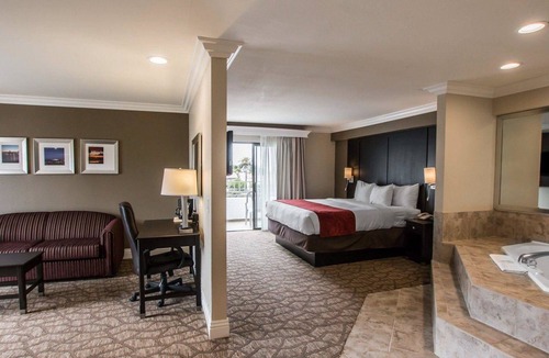 San Onofre Hotel | Comfort Suites San Clemente Beach