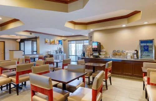 South Haven Hotel | Comfort Suites South Haven near I-96