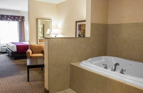 Southport Hotel | Comfort Suites Southport
