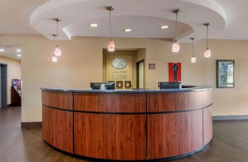 I-435 West KC-KS Hotel | Comfort Suites Speedway - Kansas City