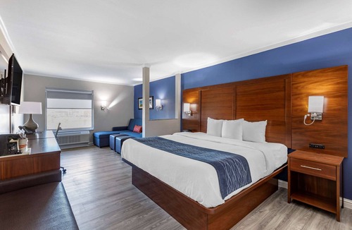 Sunset Hills Hotel | Comfort Suites St. Louis - Sunset Hills