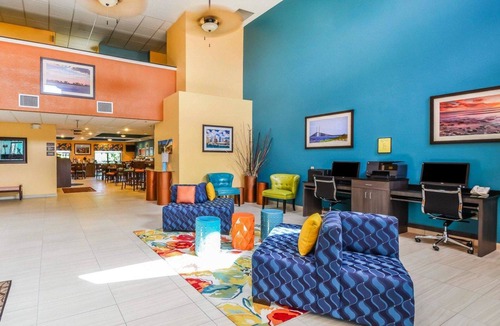 Tampa Hotel | Comfort Suites Tampa - Brandon