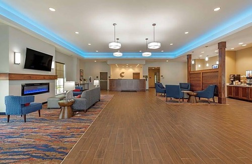 Dry Ridge Hotel | Comfort Suites