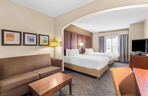 Vincennes Hotel | Comfort Suites Vincennes