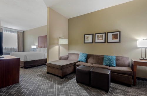 Waco Hotel | Comfort Suites Waco North - Near University Area