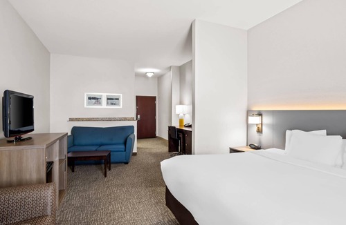 Waxahachie Hotel | Comfort Suites Waxahachie - Dallas