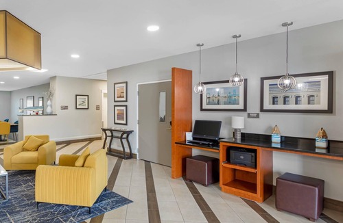 Jacksonville Hotel | Comfort Suites West Jacksonville