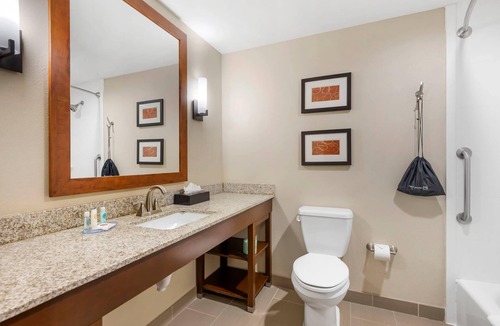 West Omaha Hotel | Comfort Suites West Omaha