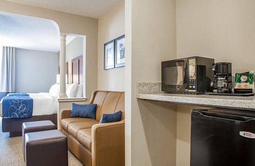 West Warwick Hotel | Comfort Suites West Warwick - Providence